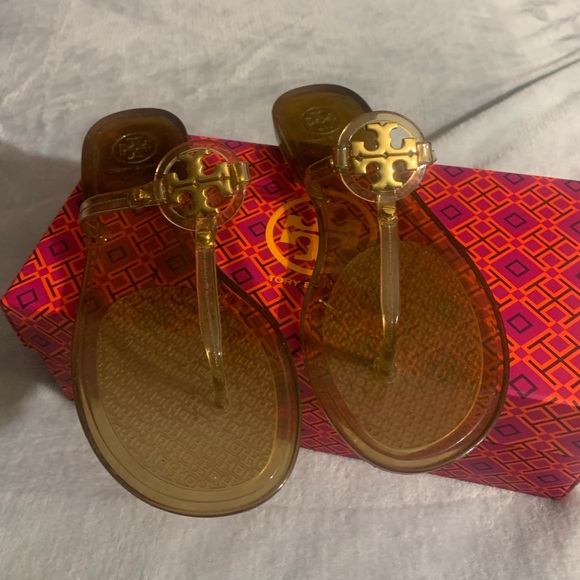 Women’s size 7 Tory Burch sandal - Picture 2 of 6